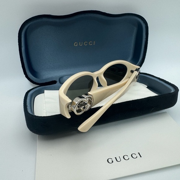 NIB Authentic Gucci hailey oval sunglasses in ivory main image 4